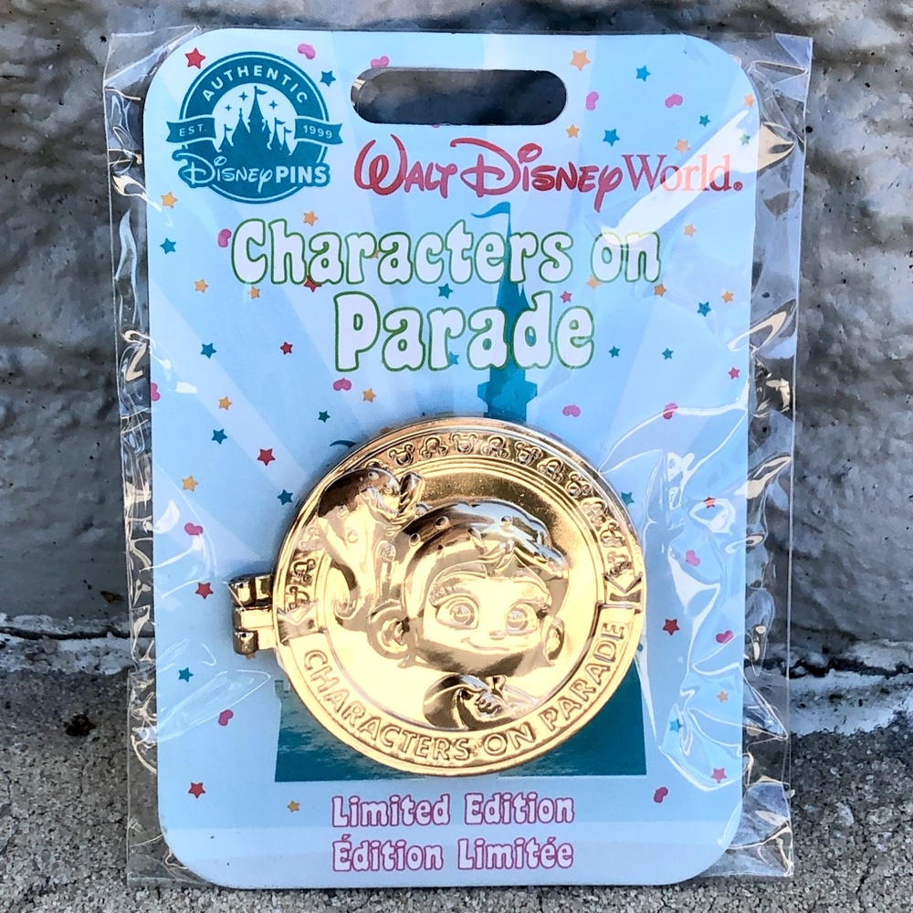 Disney Pin 2022 WDW Characters On Parade Vanellope LE 2750 - NEW - Picture 2 of 2